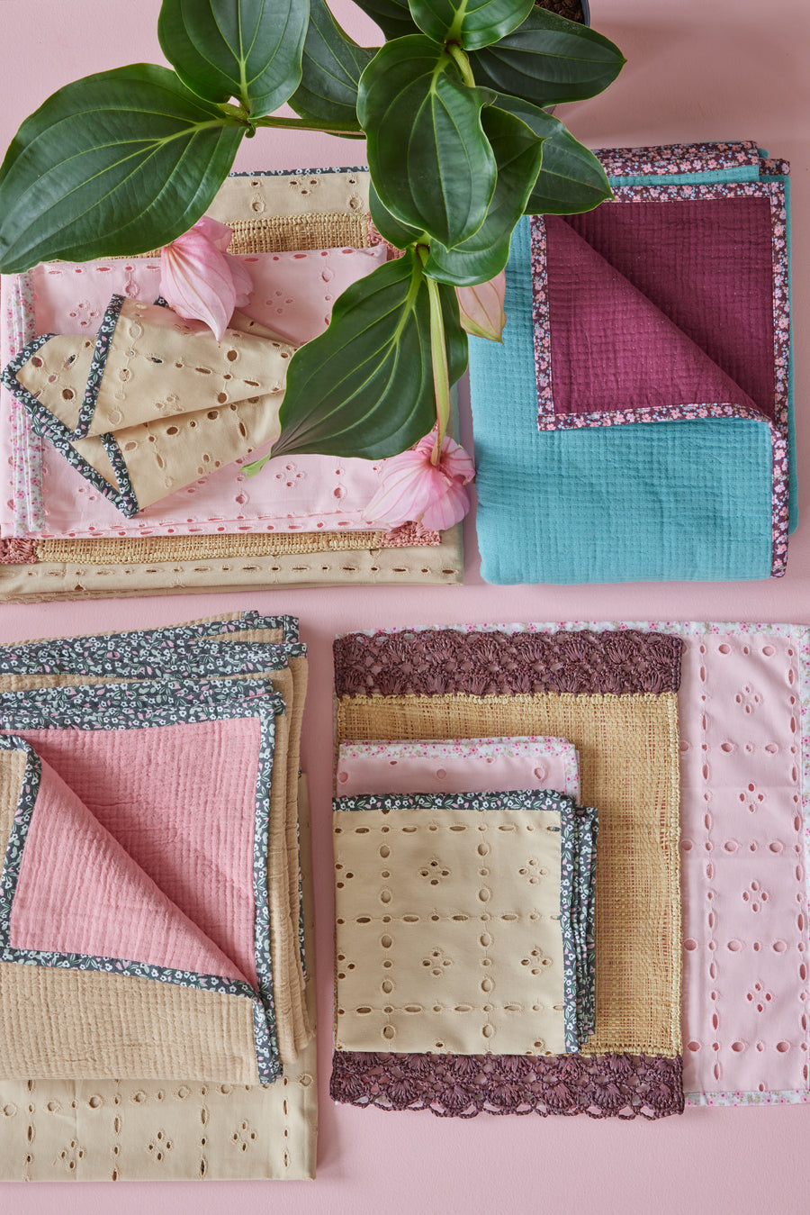 Cotton Crinkle Blanket with flower edge in Mint and Aubergine