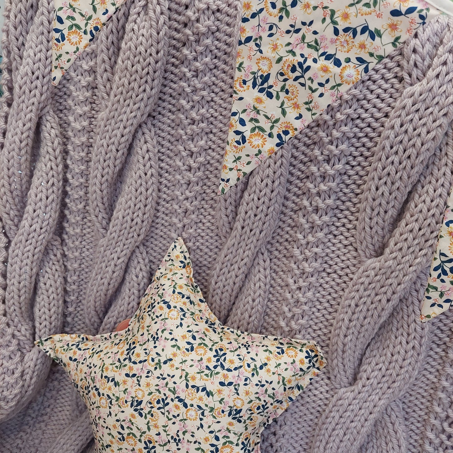 Super Chunky cable knit blanket