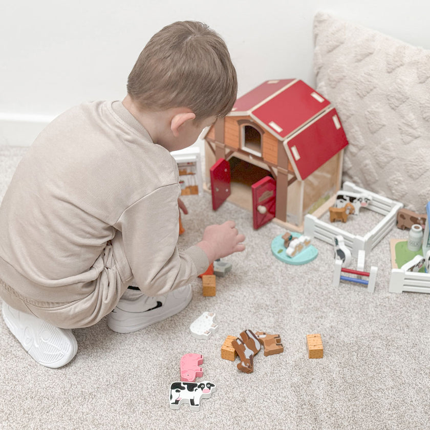 Home Farm Barn Set - with Animals